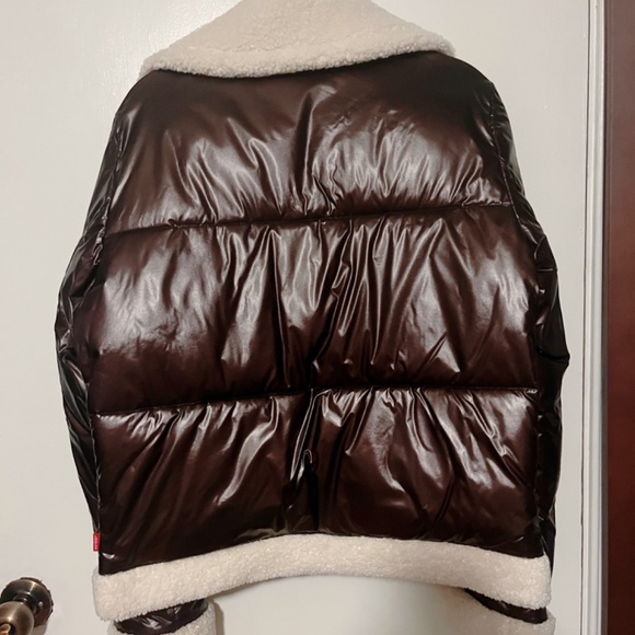 Levi’s Winter Puffer Jacket - Picture 2 of 11